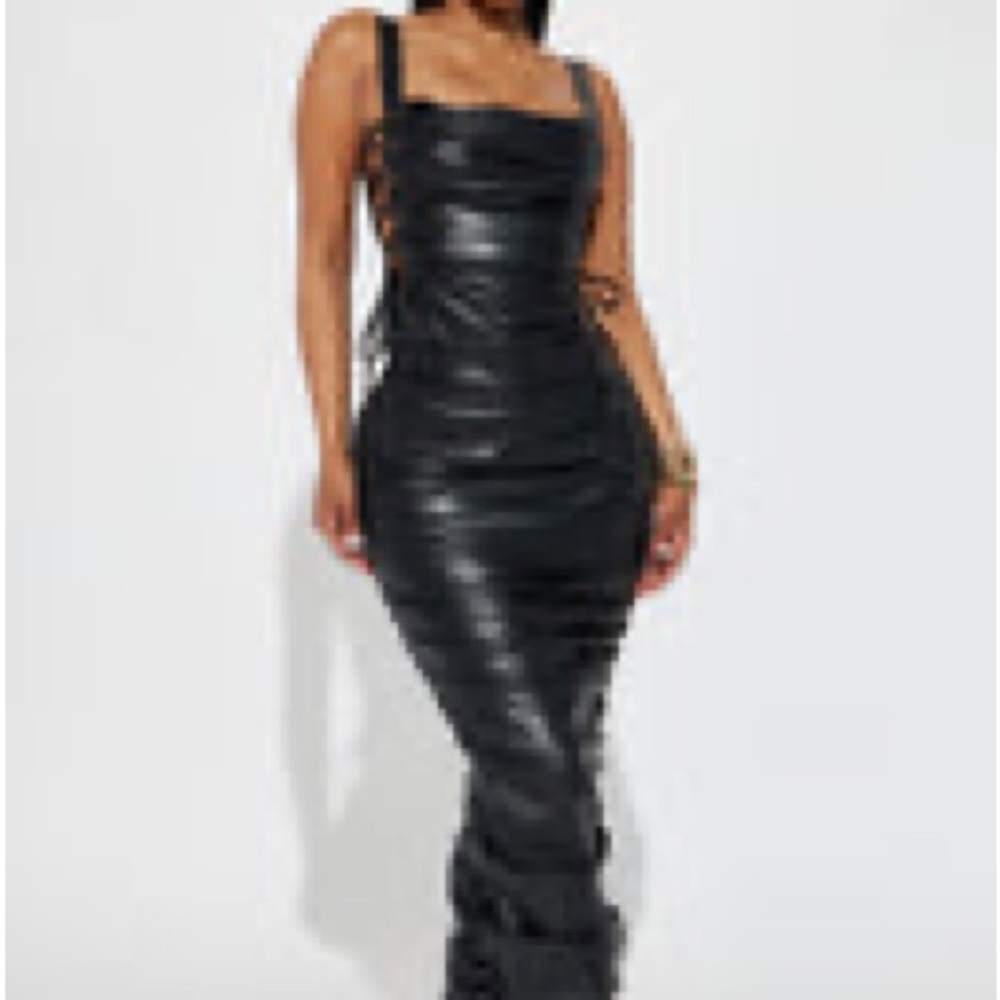 Sleek Black Bodycon Dress